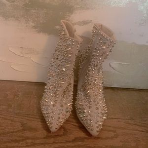Azalea Wang size9 neutral color
